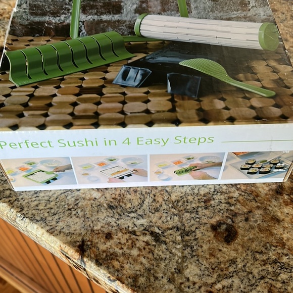 Like new sushi making set - Picture 2 of 2